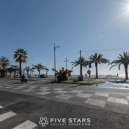 Versailles Five Stars House דירה *