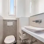 Versailles Five Stars House
