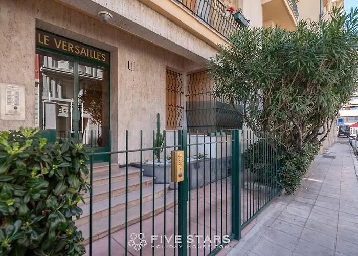 Versailles Five Stars House Nice