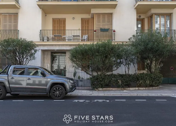 Versailles Five Stars House