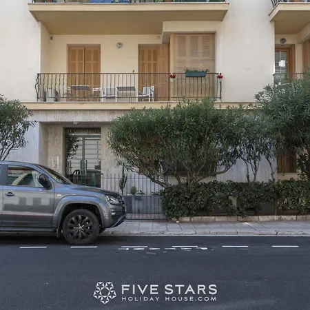 Versailles Five Stars House